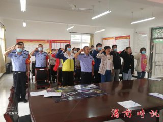 渭南临渭区西门社区组织学习习近平总书记来陕考察重要讲话精神